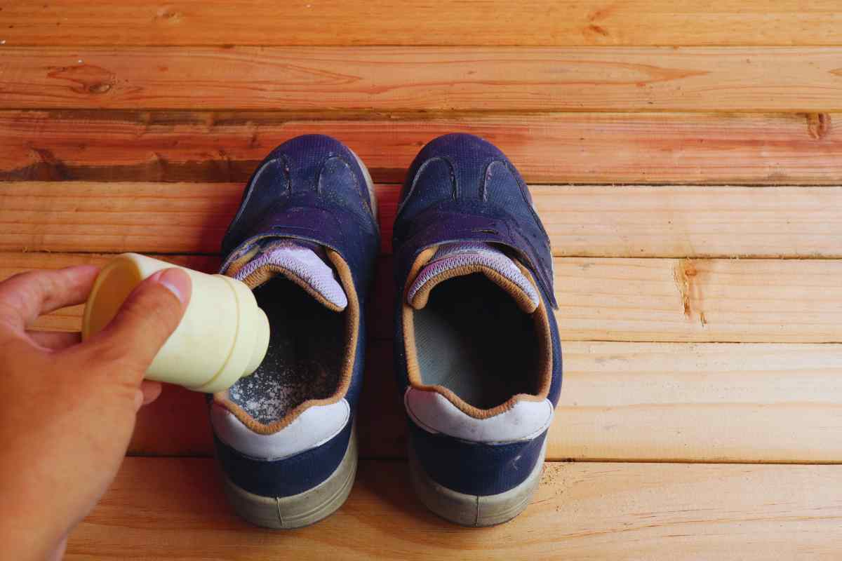 i metodi per prevenire la puzza nelle scarpe